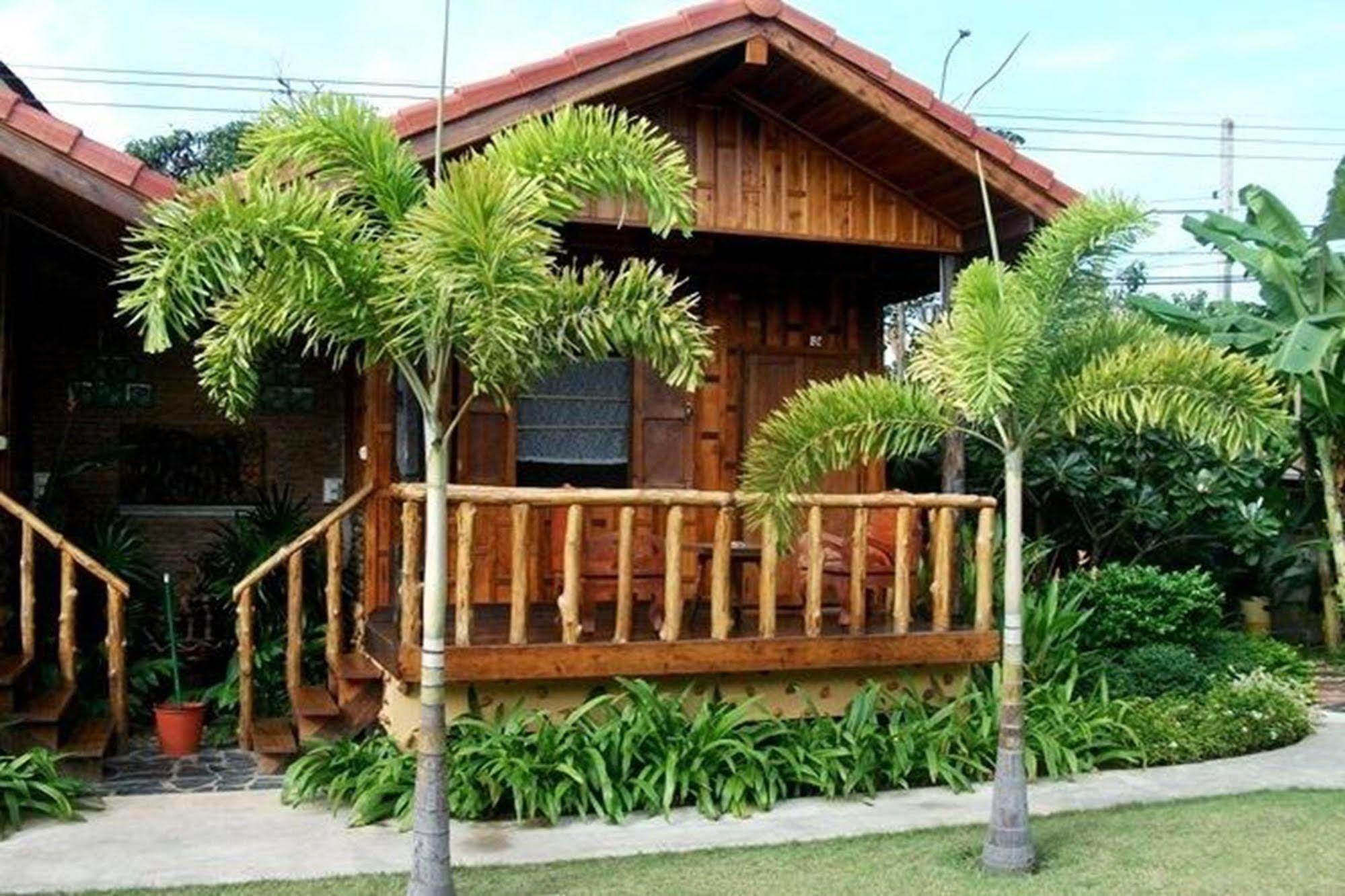 J&J Guesthouse Sukhothai Bagian luar foto