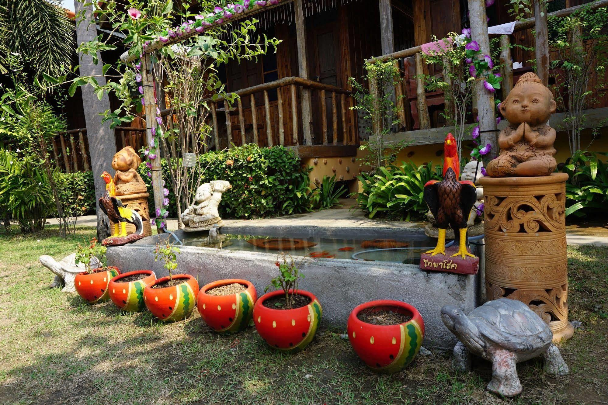 J&J Guesthouse Sukhothai Bagian luar foto