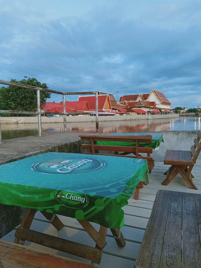 J&J Guesthouse Sukhothai Bagian luar foto