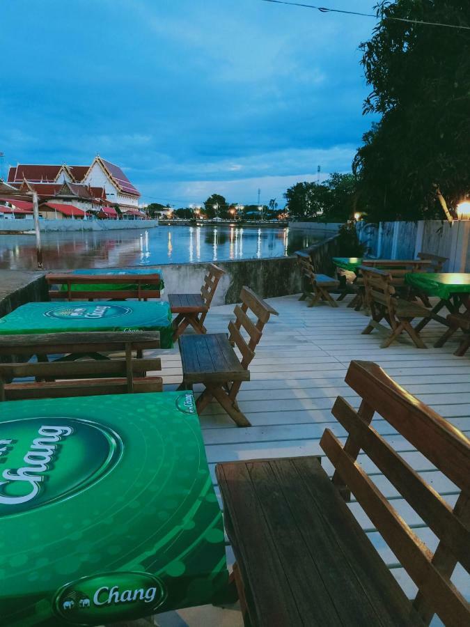 J&J Guesthouse Sukhothai Bagian luar foto